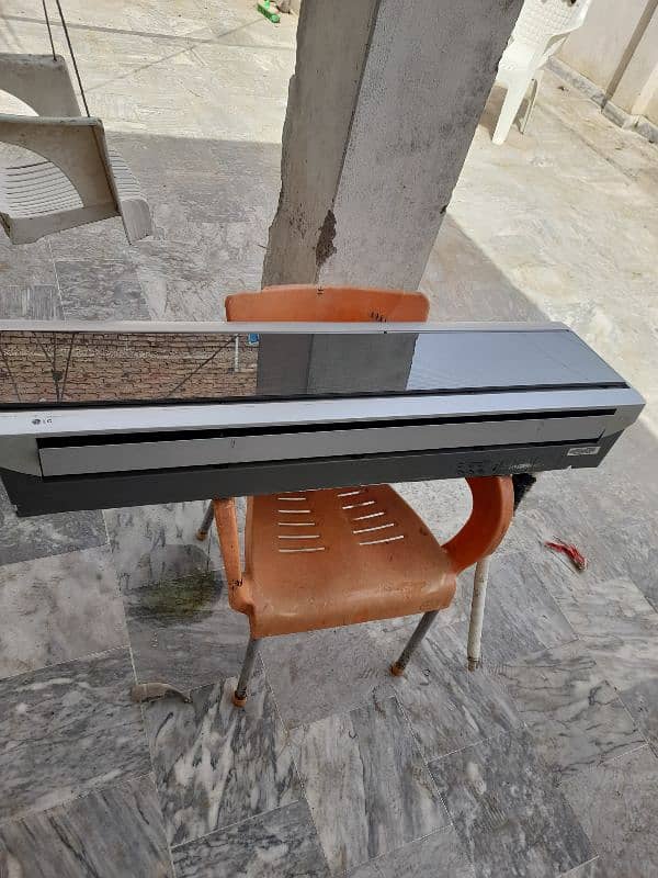 LG good condition 1
