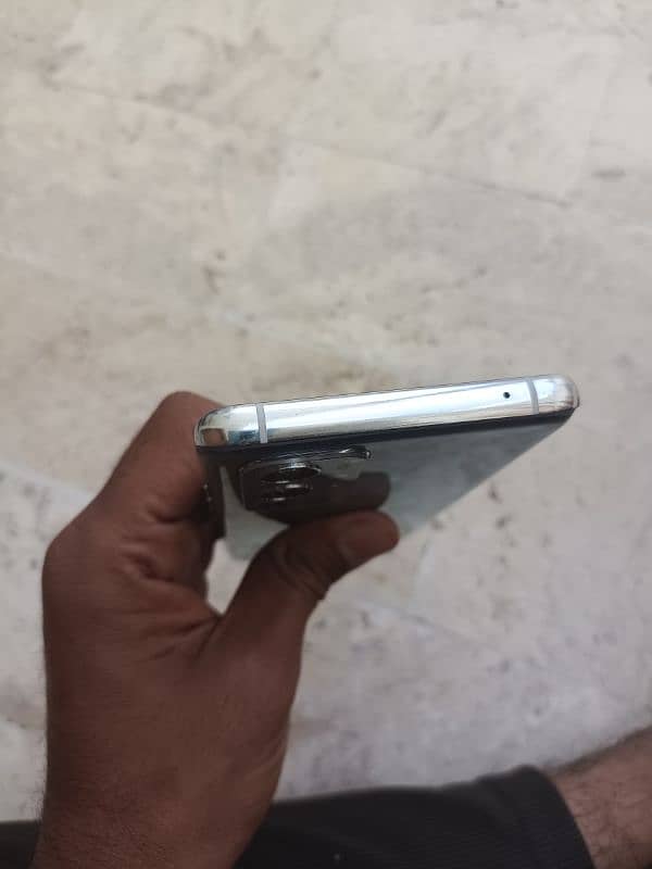 One Plus 9 Pro 5G 4