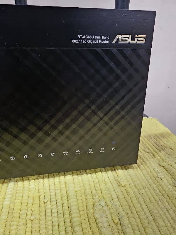 Asus RT-AC68U Dual Band Router 0