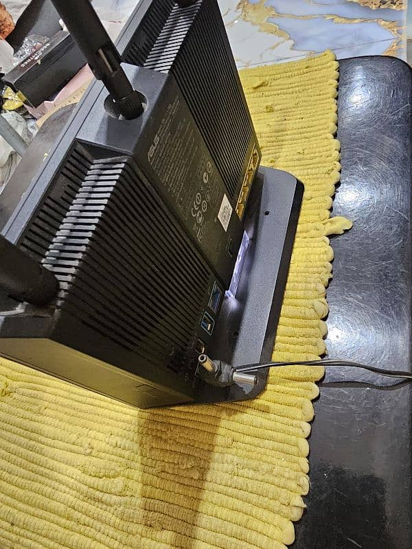 Asus RT-AC68U Dual Band Router 3