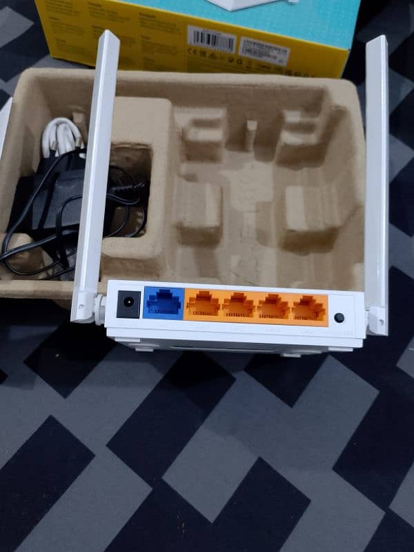 TP Link router with wire 2