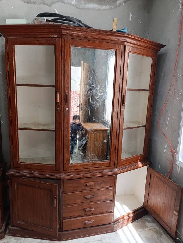 dressing table and showcase 0