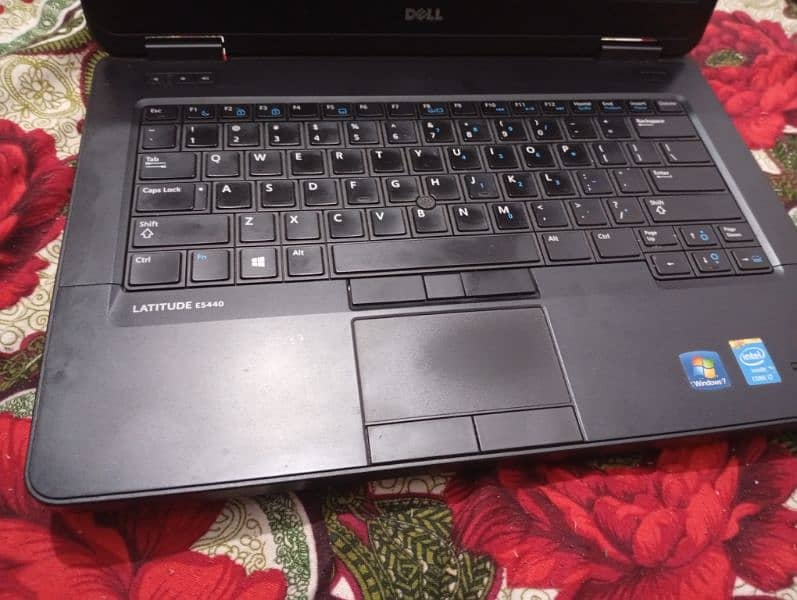 dell latitude e5440 great condition only serious buyers contact 1