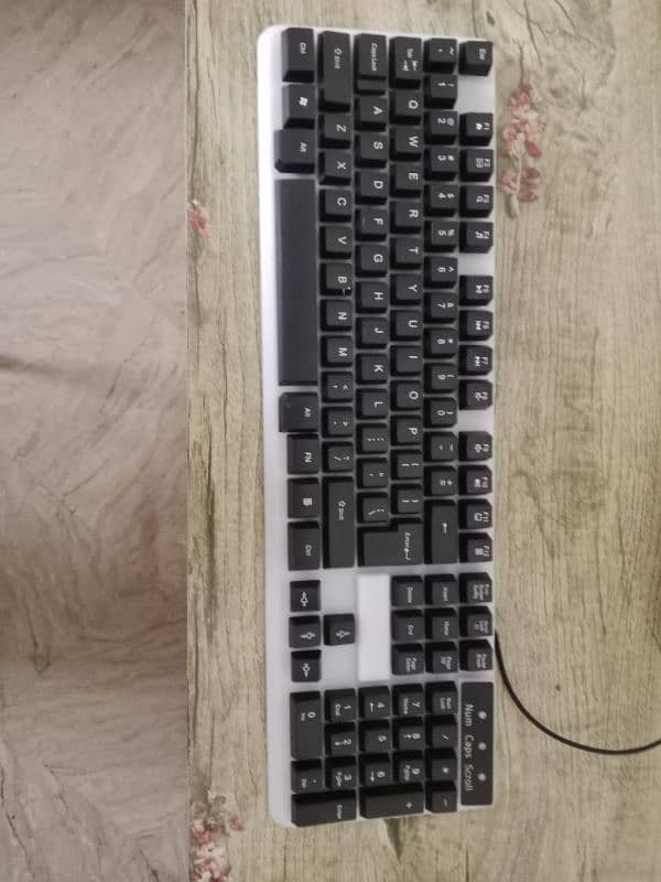 Gaming Keyboard | Amazing Quality | 10/10 Condition 2