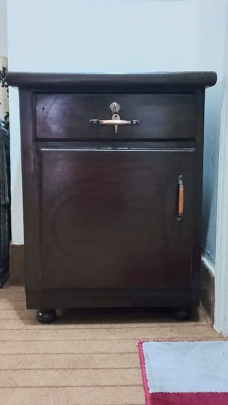 wooden bed in best condition with 2 drawer 3
