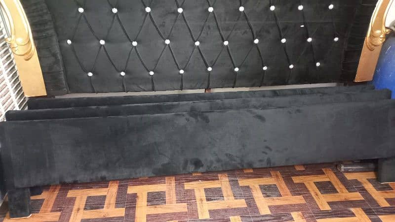 wooden bed in best condition with 2 drawer 4