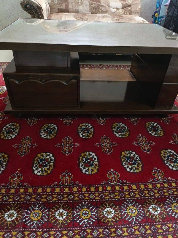 A delicate good looking like new table for Sale 2