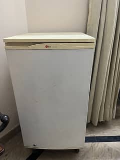 LG MINI FRIDGE