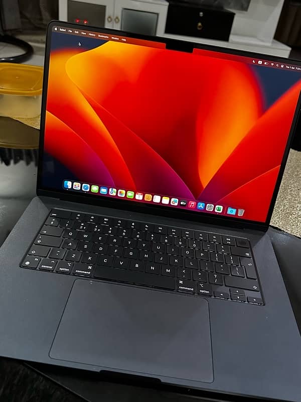 Macbook air M2 2024 model 0