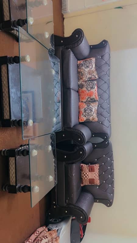 Sofa set alongwith Table set for sale 7