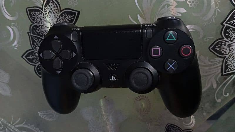 SONY PS4 PRO 1 TB ( like a brand new ) 3