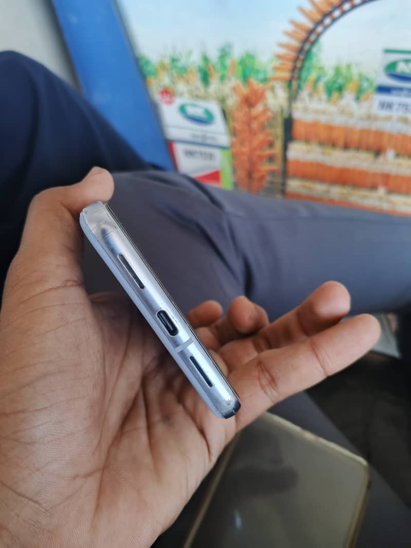 Google Pixel 8 Pro 2