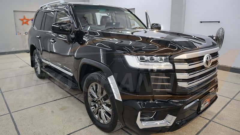 Toyota Land Cruiser LC 300-Model 2023 0
