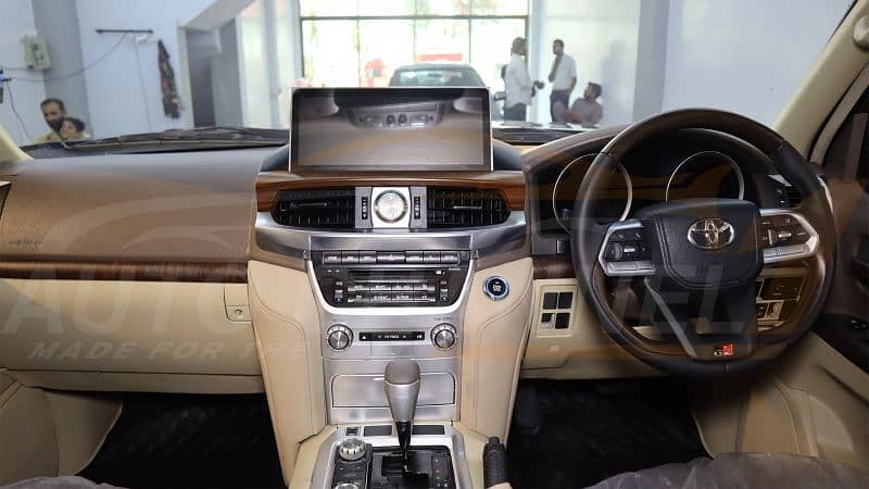 Toyota Land Cruiser LC 300-Model 2023 9