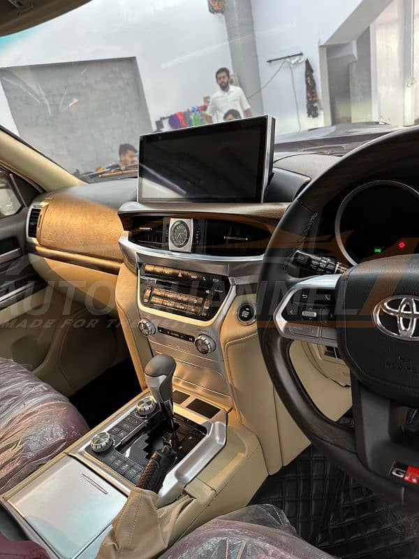 Toyota Land Cruiser LC 300-Model 2023 10