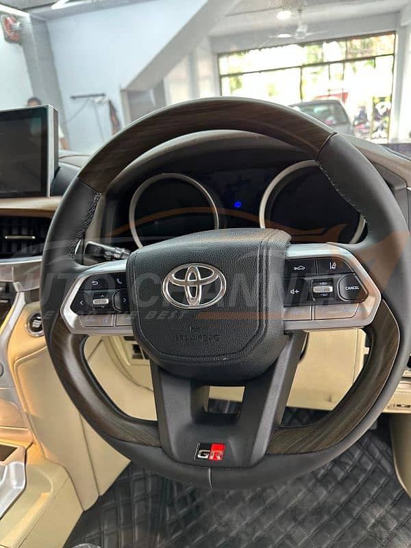 Toyota Land Cruiser LC 300-Model 2023 11