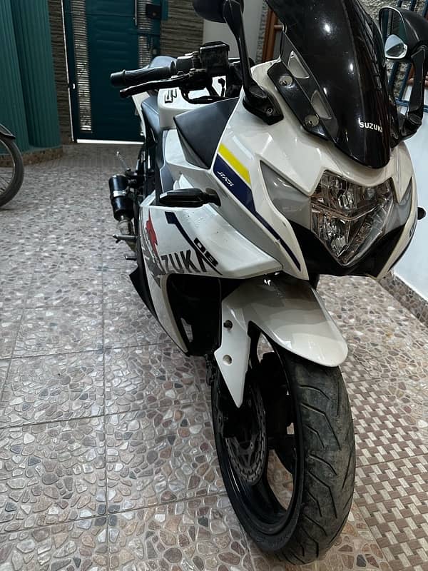 Suzuki GXR 400CC 1