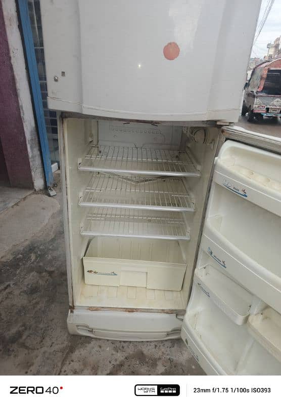 dawlance fridge medium size full ok 6