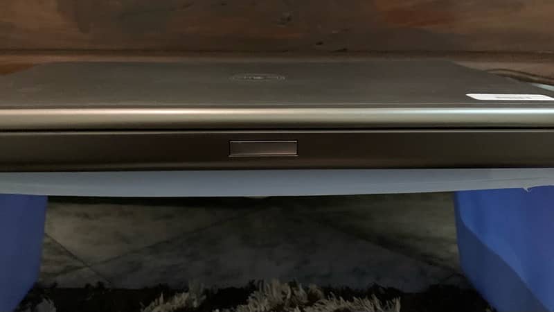 Dell Gaming laptop 2 gb gaming graphic cards amd 128 bit ddr5 4