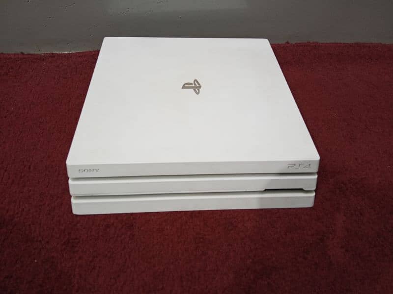 PS4 Pro Glacier with HDD 1
