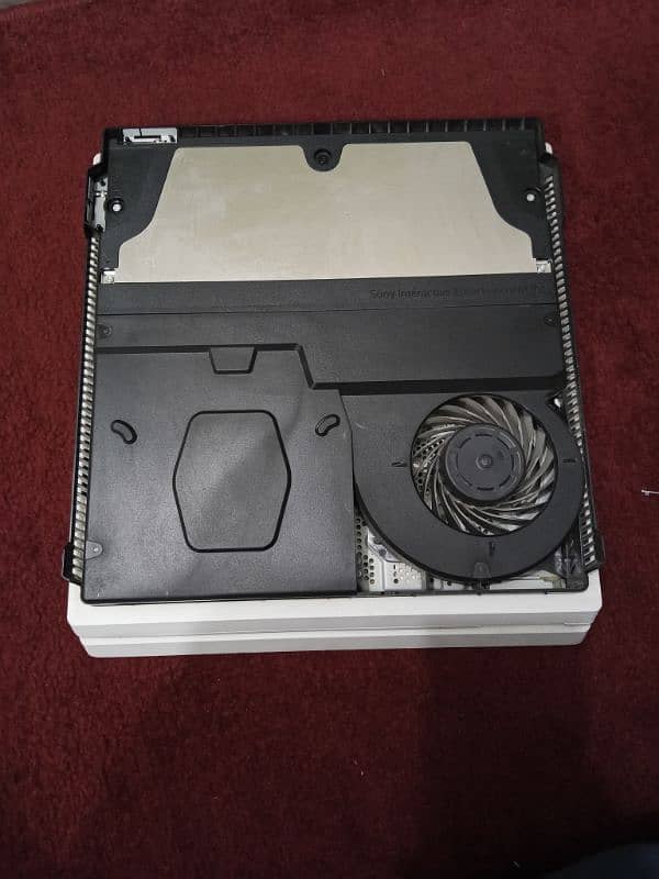 PS4 Pro Glacier with HDD 2