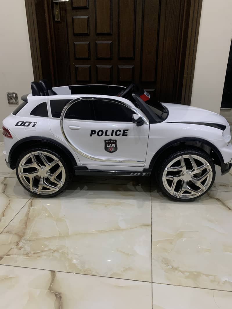 Kids car remote controller in excellent conditions 3