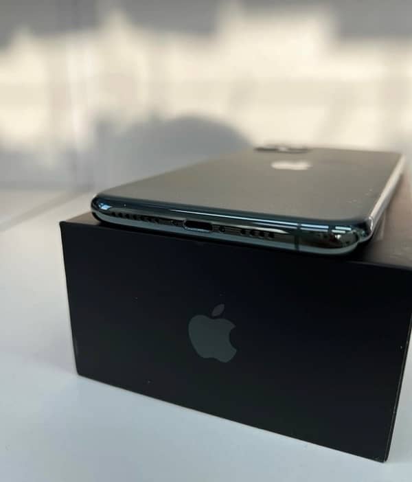 iPhone 11 Pro max 256 PTA 3