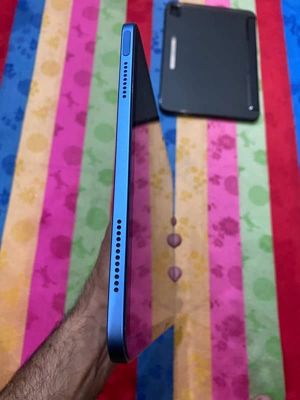 IPad 10th / 10 th Generation 4K Screen O3l7.4OO47O7 7