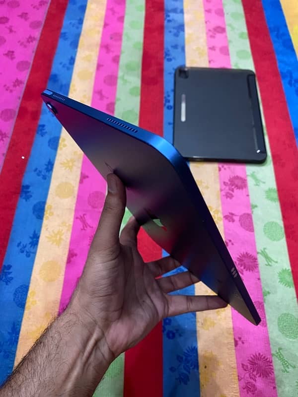 IPad 10th / 10 th Generation 4K Screen O3l7.4OO47O7 8