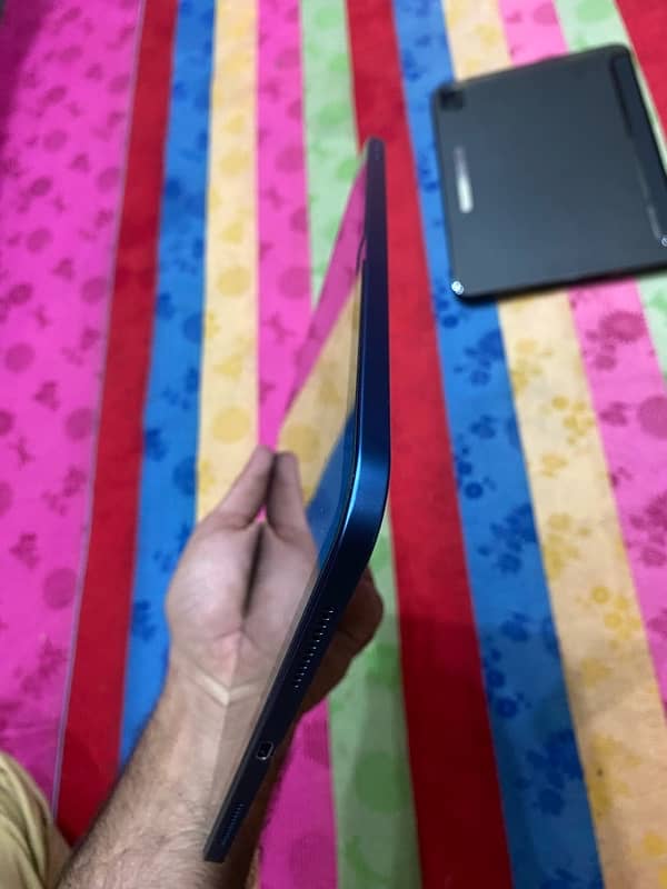 IPad 10th / 10 th Generation 4K Screen O3l7.4OO47O7 11