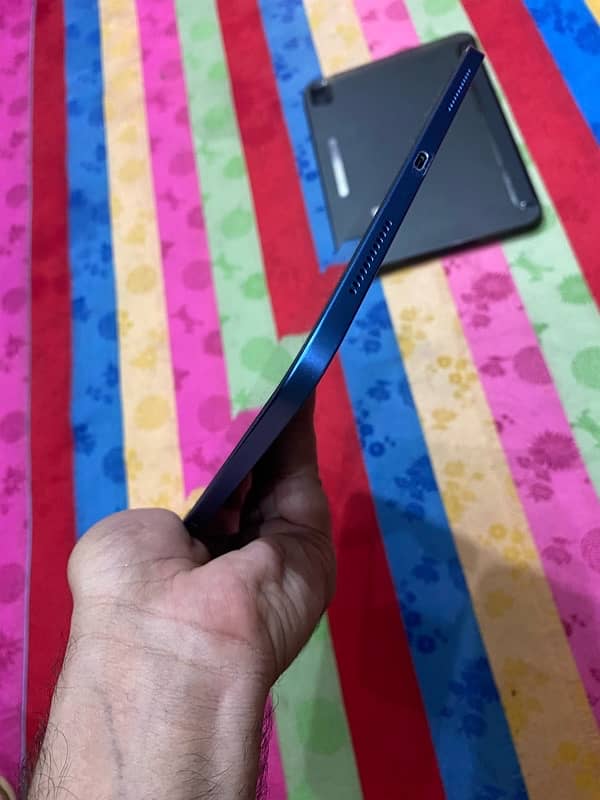 IPad 10th / 10 th Generation 4K Screen O3l7.4OO47O7 12