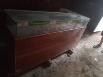 *"Mobile Accessories Counter"*: A straightforward title clearly show