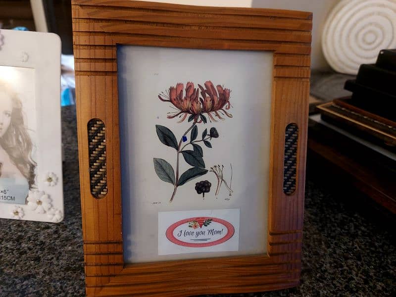 different types items decor  very good and imported 3