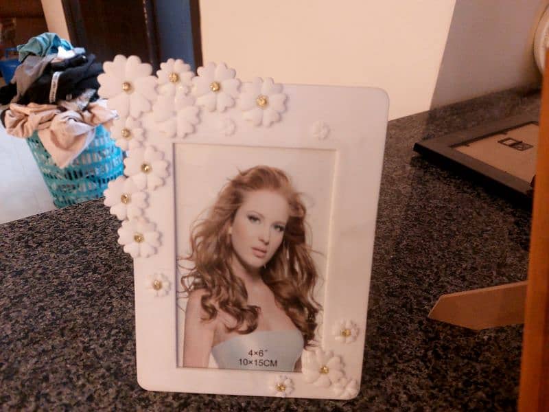 different types items decor  very good and imported 5
