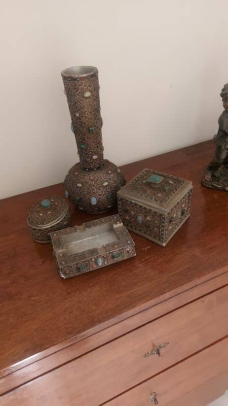 different types items decor  very good and imported 10