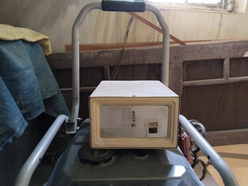Hyundai 3.5kv HGS3500 Generator with Self start self stop feature 3