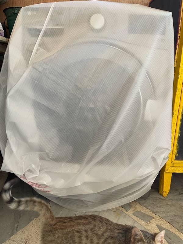 LG 20kg / 12kg brand new front load washing machine 1