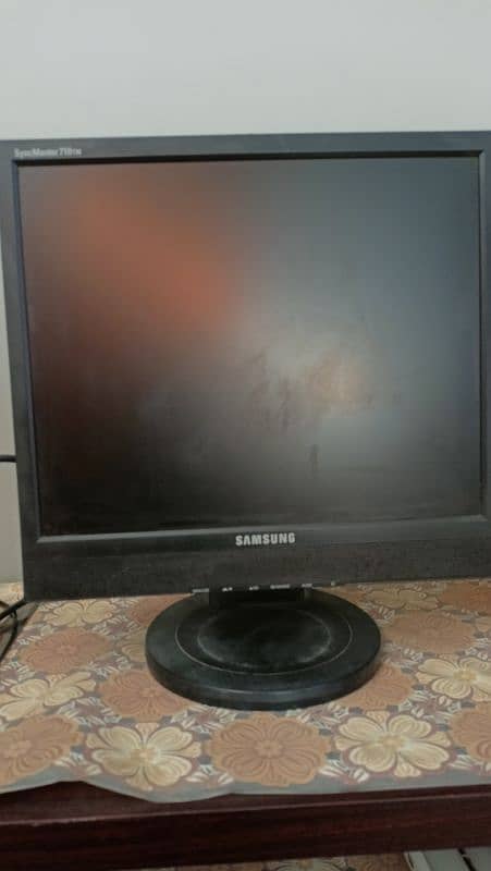 HP Compaq dc7700 PC with Samsung Monitor – Budget Friendly Setup 1