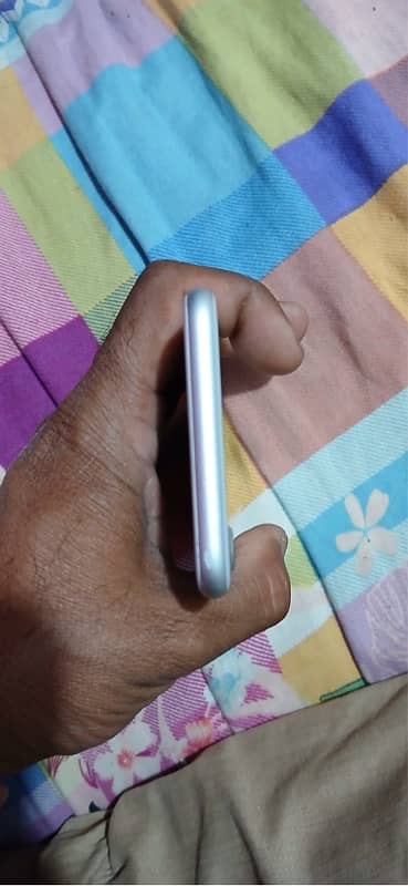 Iphone 7 128gb Scratch less Pta Approved 1