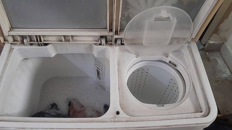 Washing machine with washer and spinner automatic 1