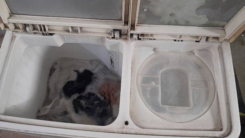 Washing machine with washer and spinner automatic 2