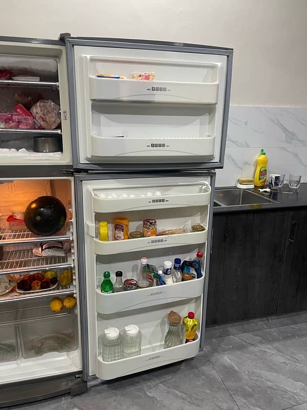 Dawlance Refrigerator Big size 0