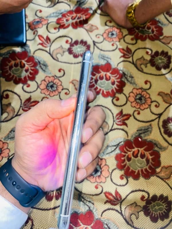 IPhone 11 Pro Max PTA approved 4