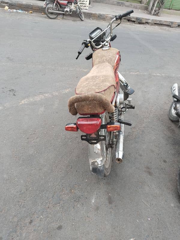United 70cc 8