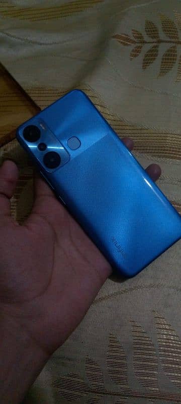 Infinix hot 20i 4/64 Almost new and only used for 1 year. 3