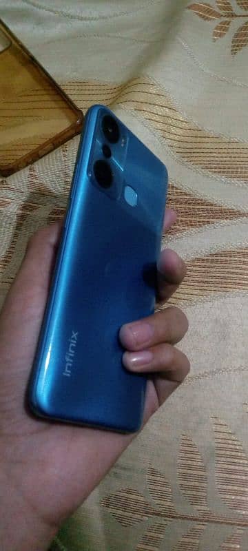 Infinix hot 20i 4/64 Almost new and only used for 1 year. 4
