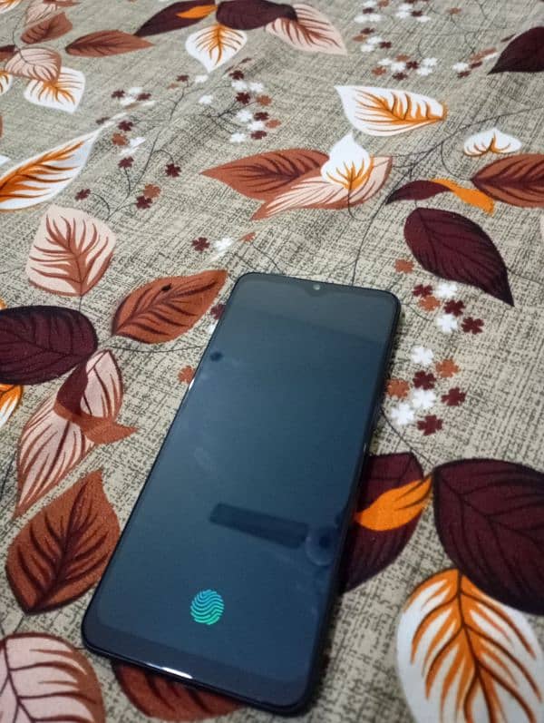 Oppo F15 dono Sims nahi chalti lush condition ha 2