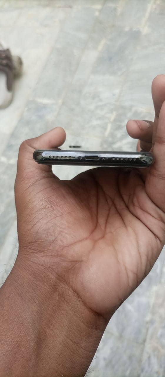 Apple iPhone X 1