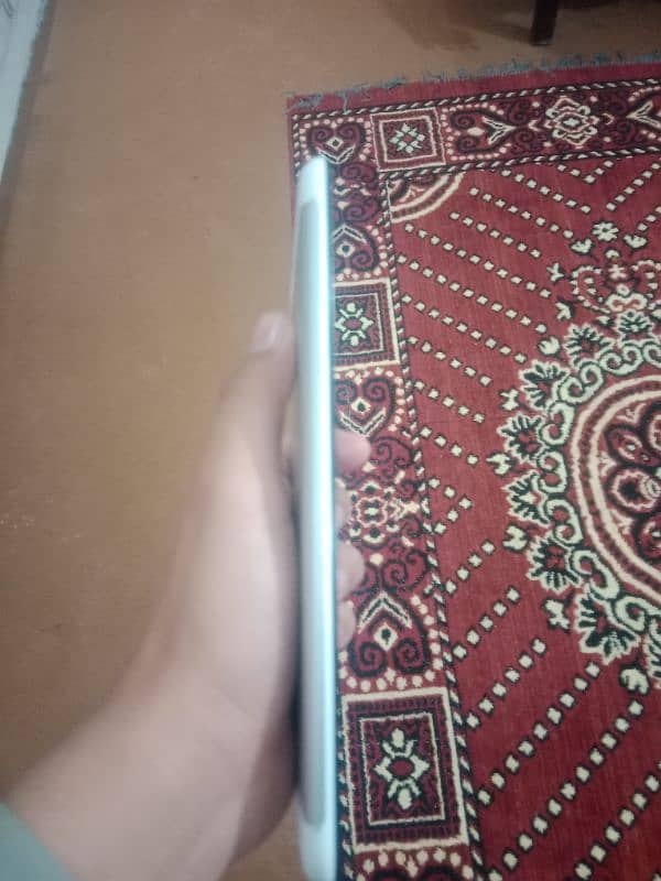 HUAWIE TABLET 1GB RAM AND 8GB STORAG BEST FOR CHILDREN CONDITION IS OK 1