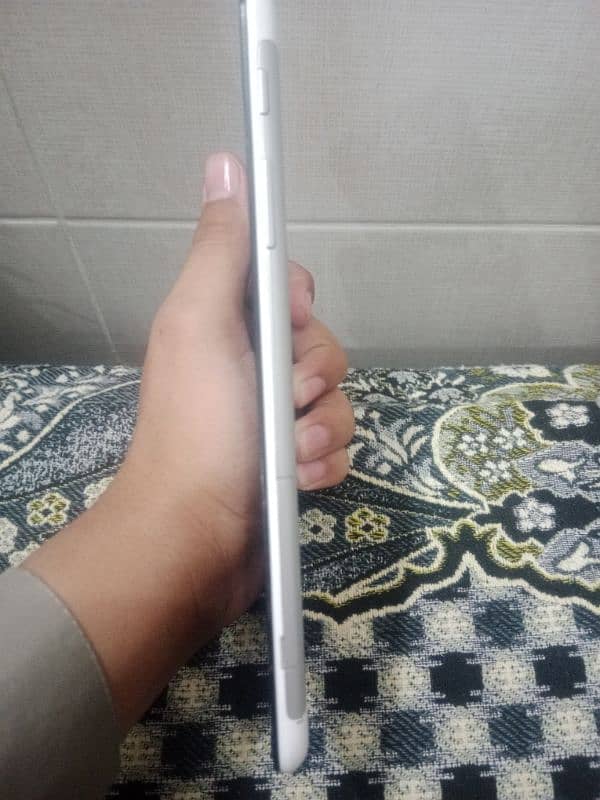 HUAWIE TABLET 1GB RAM AND 8GB STORAG BEST FOR CHILDREN CONDITION IS OK 3
